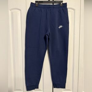 Nike Men’s Sportswear Club Joggers